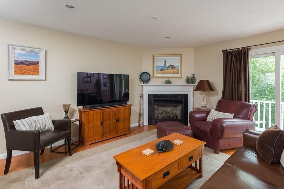 10 Ricciuti Dr unit 5, Quincy, MA 02169 - photo 1