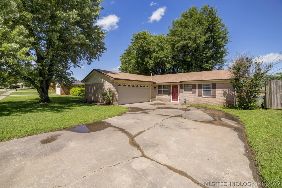 1625 S 2nd St, Broken Arrow, OK 74012 - photo 1