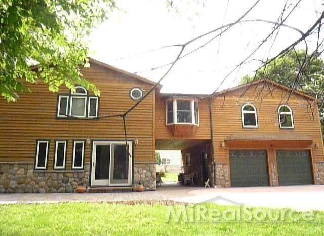 7021 Lanore St, Waterford, MI 48327 - photo 1