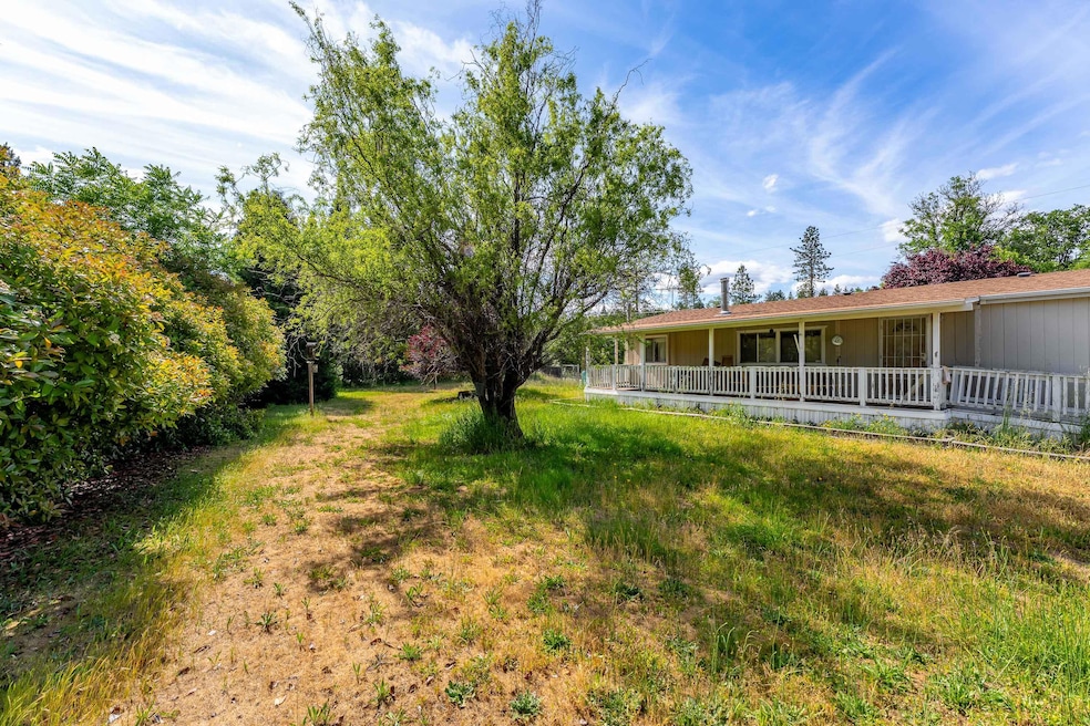 8550 Monument Dr, Grants Pass, OR 97526 - photo 1