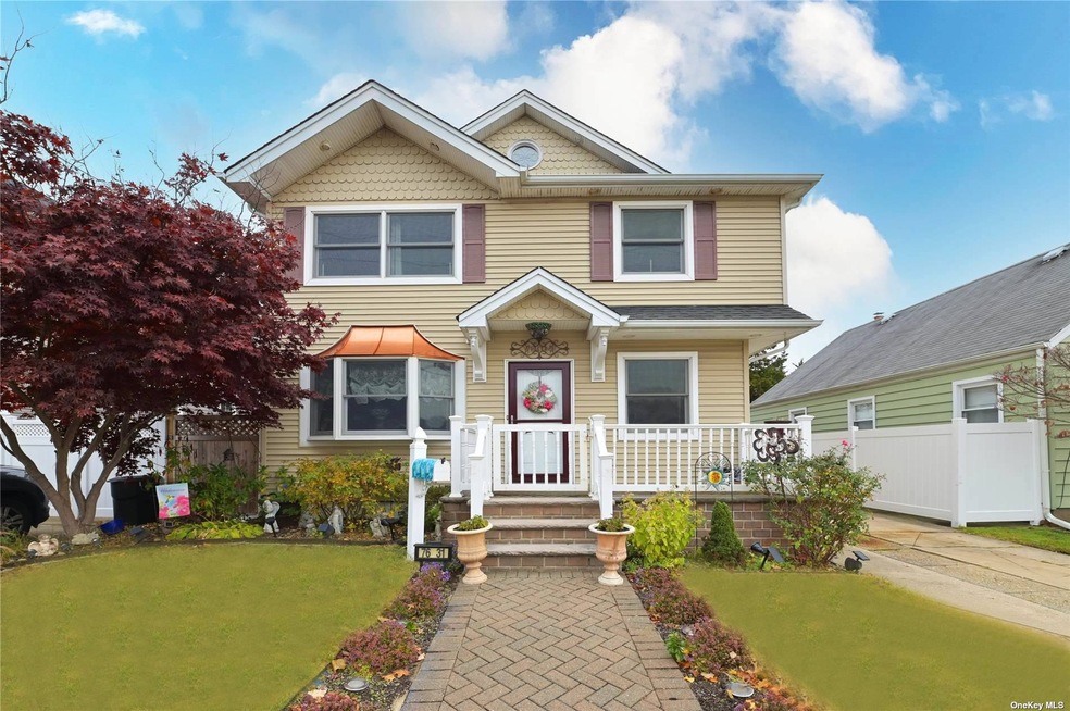 76 31 263 St, Glen Oaks, NY 11004 - photo 1