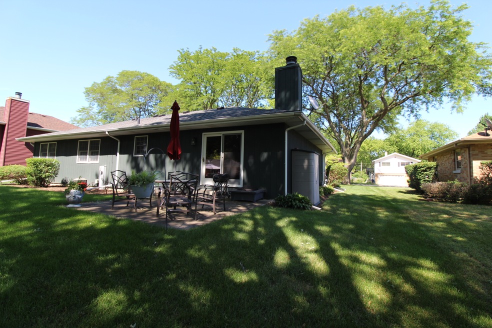 850 N Fordham Ave, Aurora, IL 60506 - photo 1