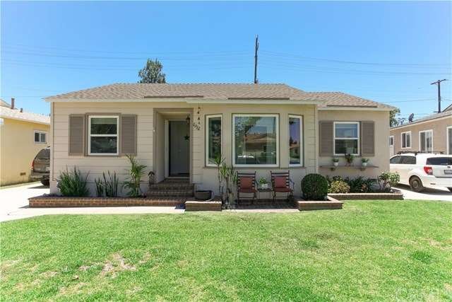 Great Curb appeal.. Newer Roof, Newer windows, det
