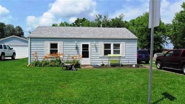 7432 N Oak St, Davenport, IA 52806 - photo 1