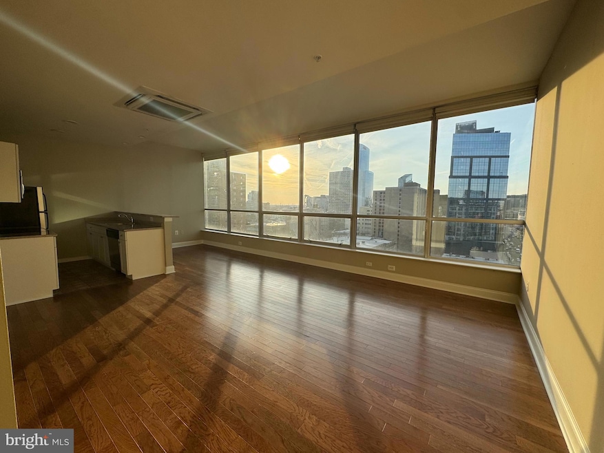 2040 Market St unit 219, Philadelphia, PA 19103 - photo 1