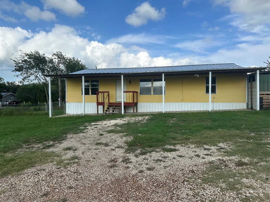 2012 Tepar Ln, Cleburne, TX 76031 - photo 1