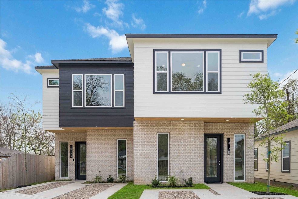 1017 Calvin Ave unit A-B, Houston, TX 77088 - photo 1