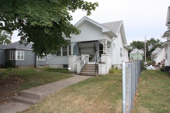 828 W 16th St, Davenport, IA 52804 - photo 1