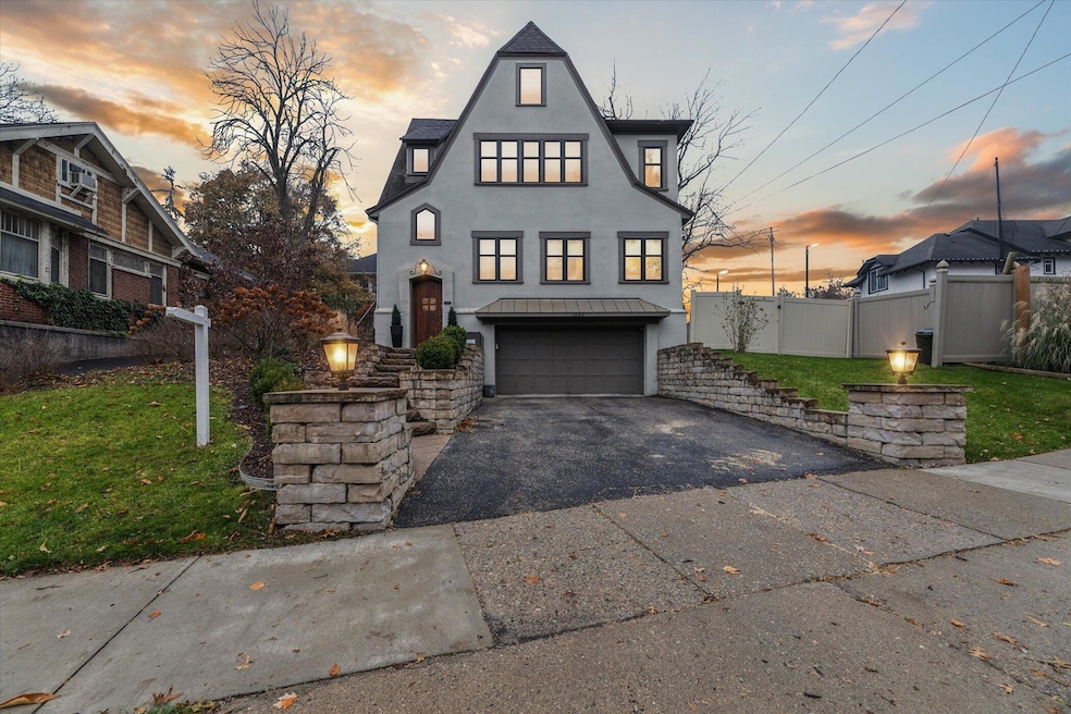 1824 Sherman St SE, Grand Rapids, MI 49506 - photo 1