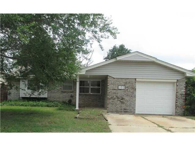 800 Robin Hill Rd, Edmond, OK 73003 - photo 1