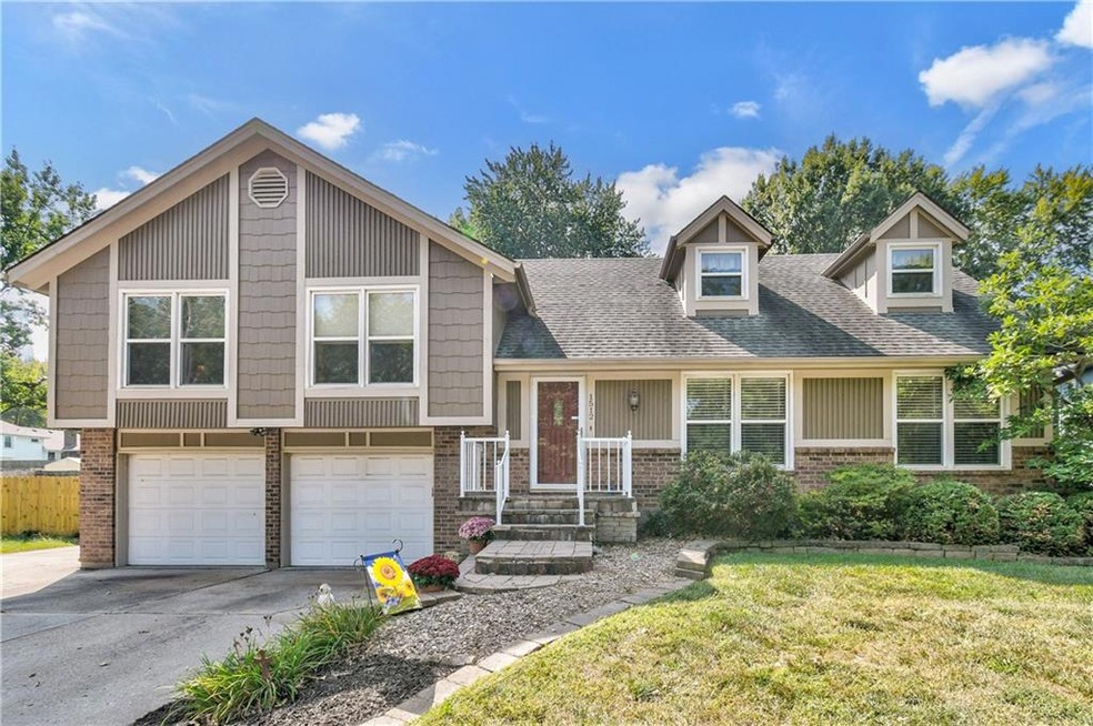 1512 NW Ashton Dr, Blue Springs, MO 64015 - photo 1