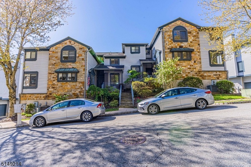 102 Overlook Dr unit 102, Hackettstown, NJ 07840 - photo 1