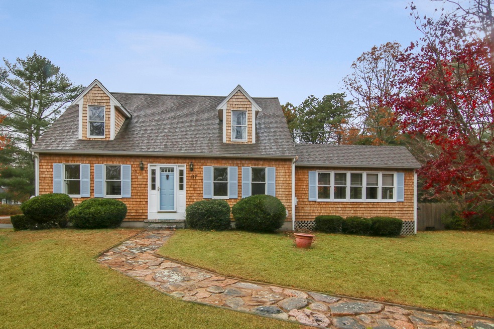 137 Heather Ln, North Falmouth, MA 02556 - photo 1