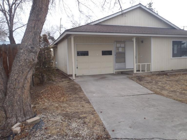 245 SW 3rd St, Redmond, OR 97756 - photo 1