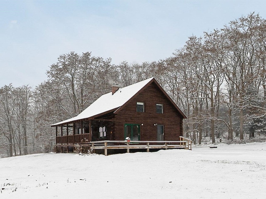 657 Maple St, Vergennes, VT 05491 - photo 1