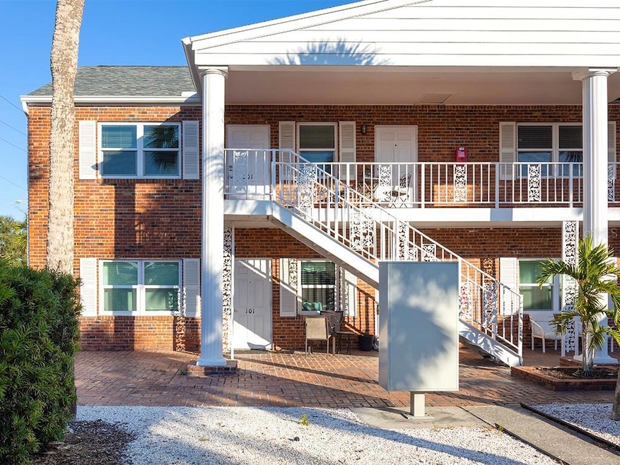 380 Base Ave E unit 201, Venice, FL 34285 - photo 1