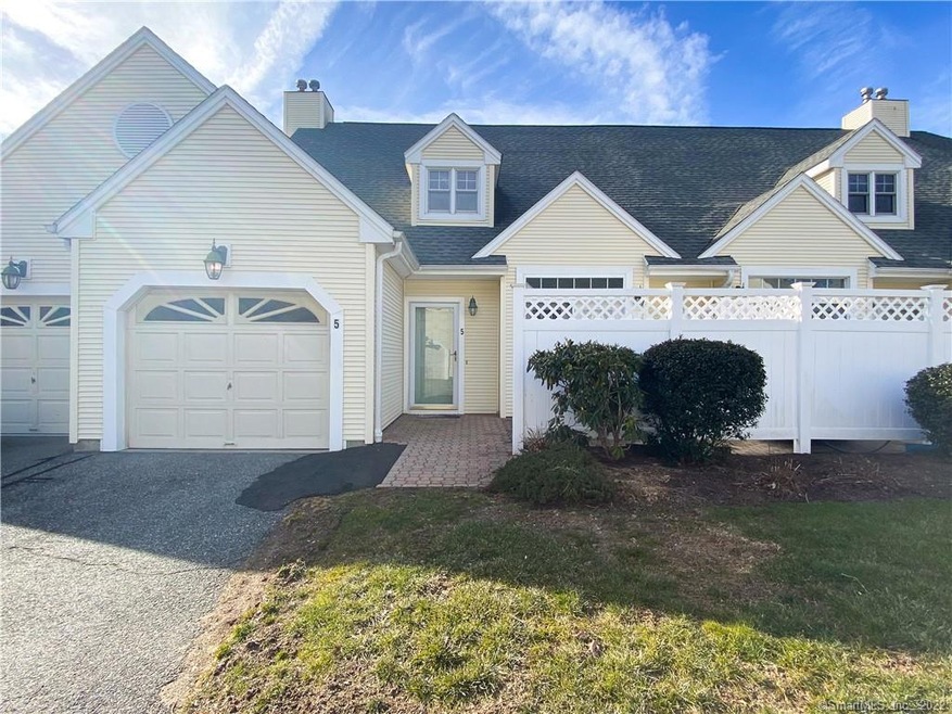 5 Southwick Ct N unit 5, Milford, CT 06461 - photo 1