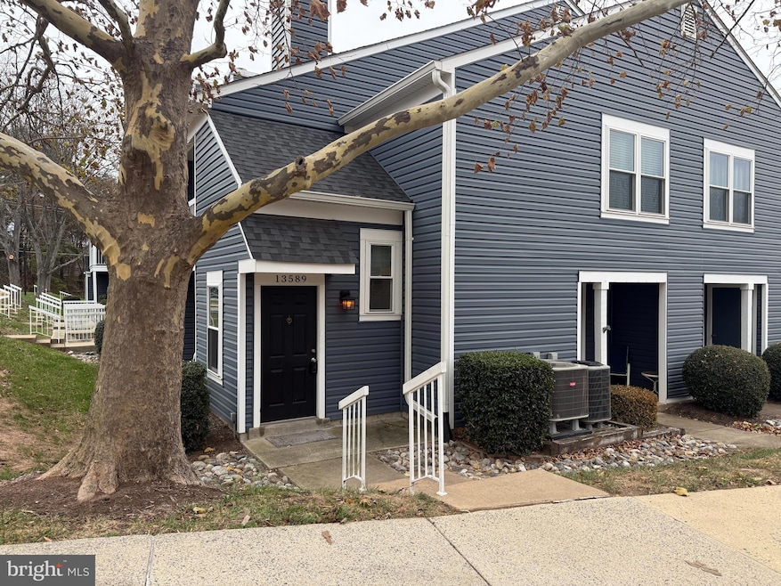 13589 Orchard Dr unit 13589, Clifton, VA 20124 - photo 1
