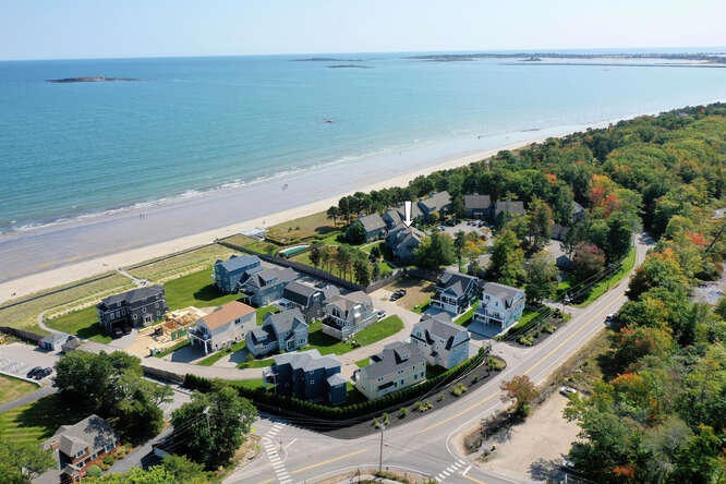 311 Seaside Ave unit 7, Saco, ME 04072 - photo 1