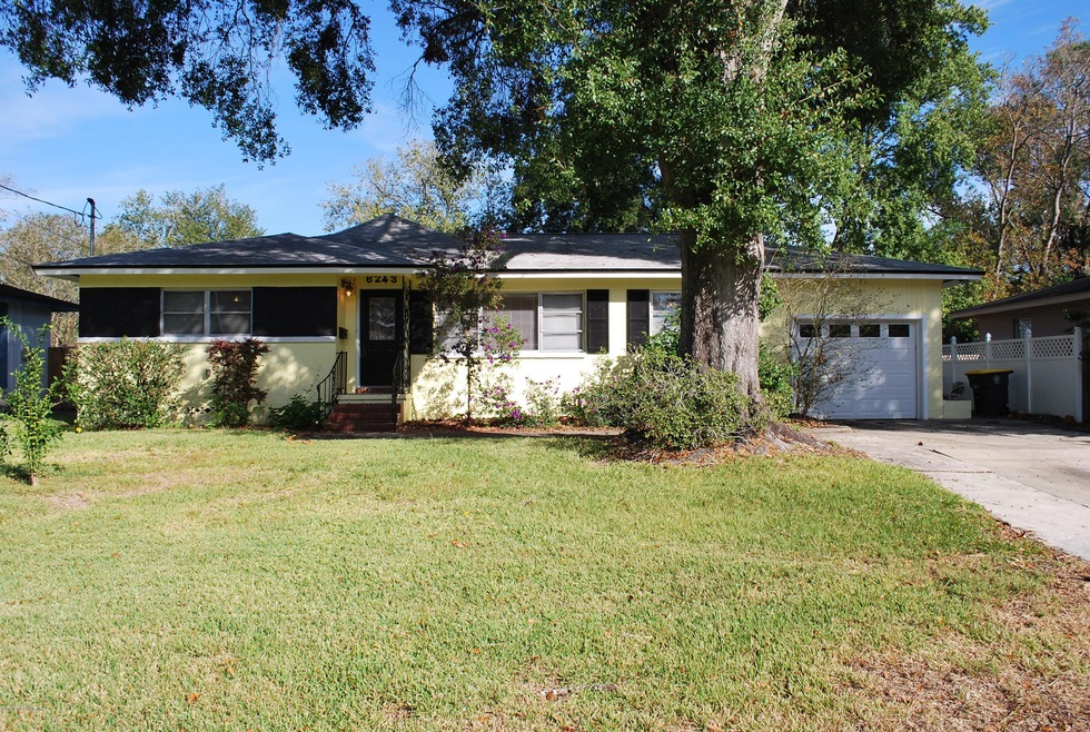 6243 Graves St, Jacksonville, FL 32210 - photo 1