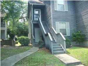 Rolling Fork Curb