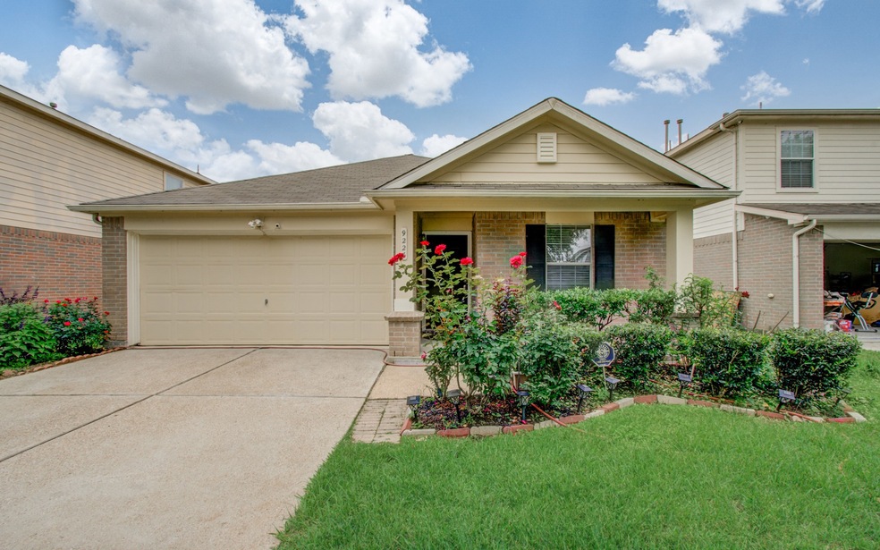 9226 Delmont Park Ln, Houston, TX 77075 - photo 1