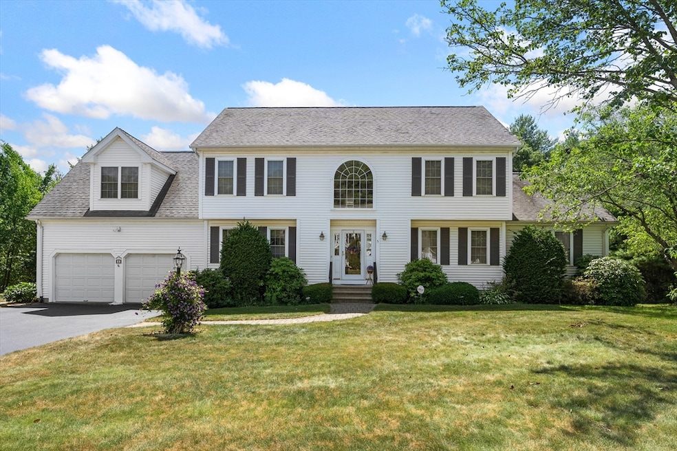 5 Gannett Way, Hopedale, MA 01747 - photo 1