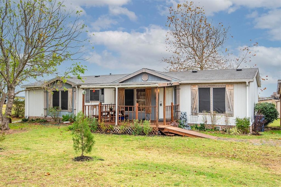 325 Dixie Rd, Weatherford, TX 76087 - photo 1