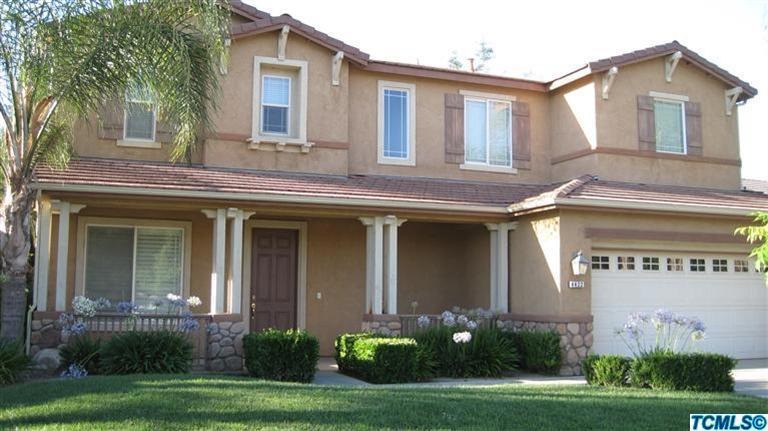 Great Curb Appeal!