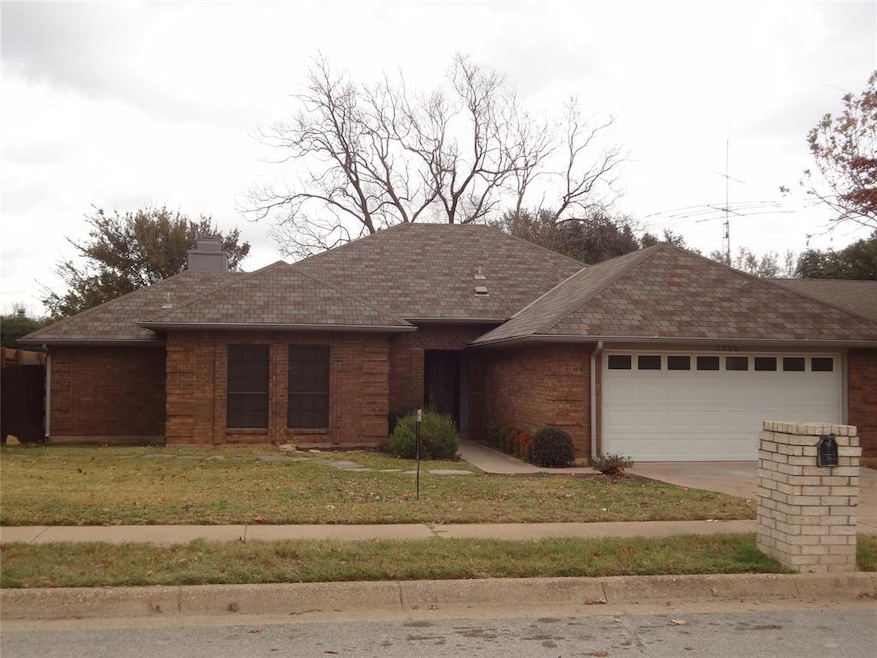 1713 Saxon Dr, Bedford, TX 76021 - photo 1