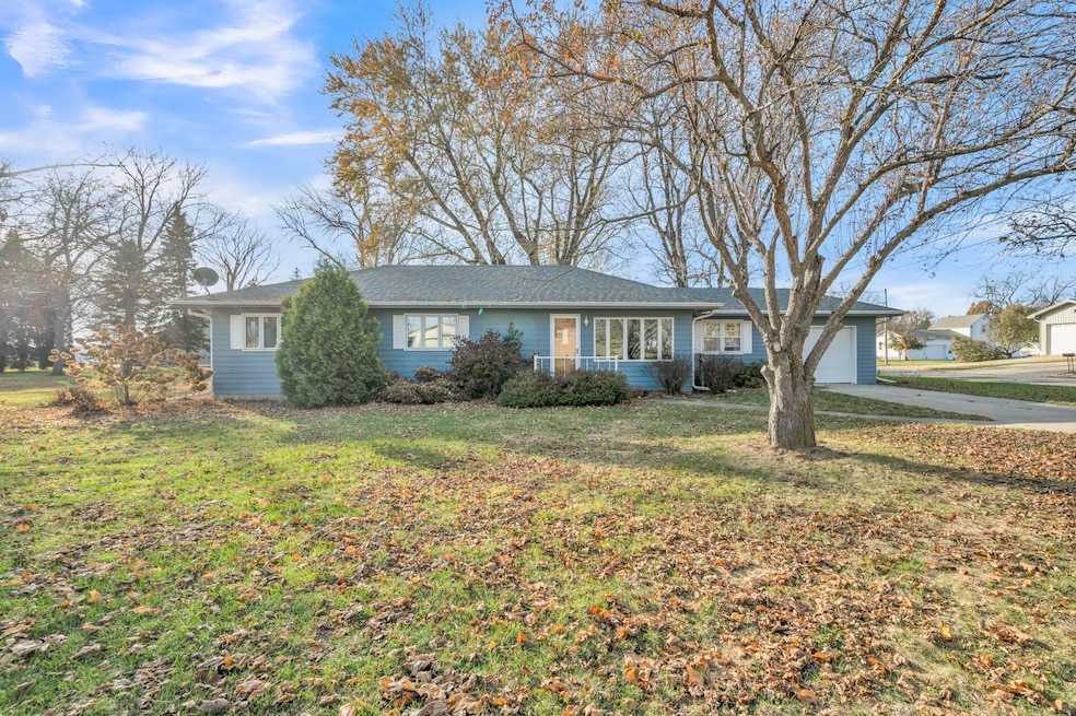 2301 Union St, Emmetsburg, IA 50536 - photo 1