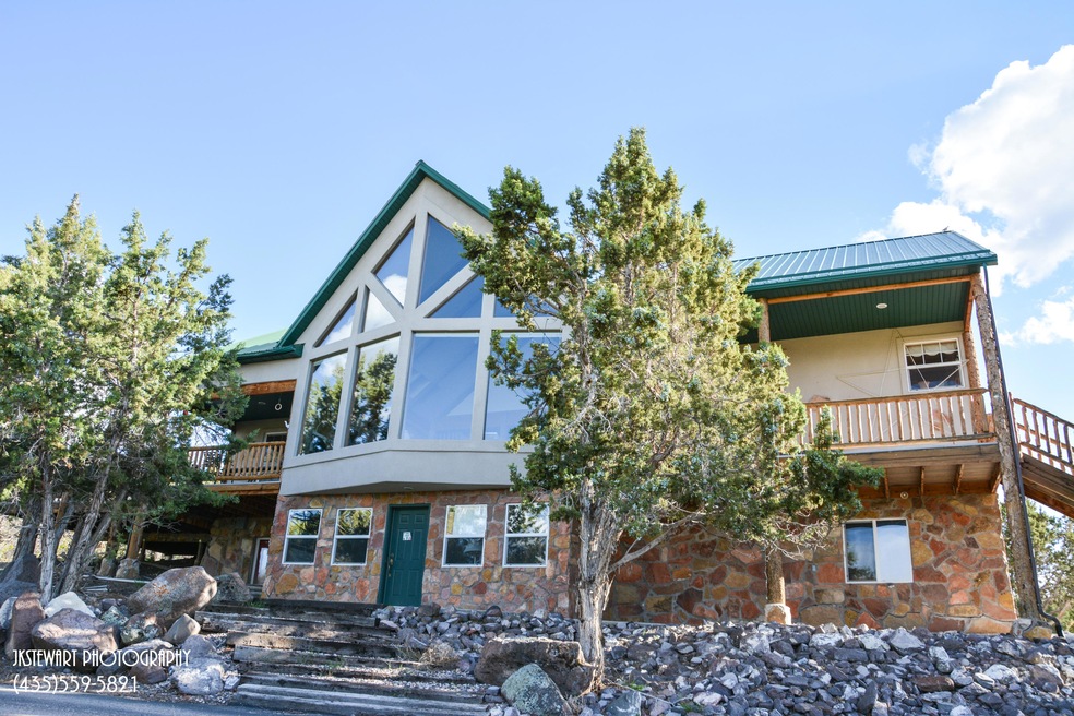 896 W 300 S, Parowan, UT 84761 - photo 1