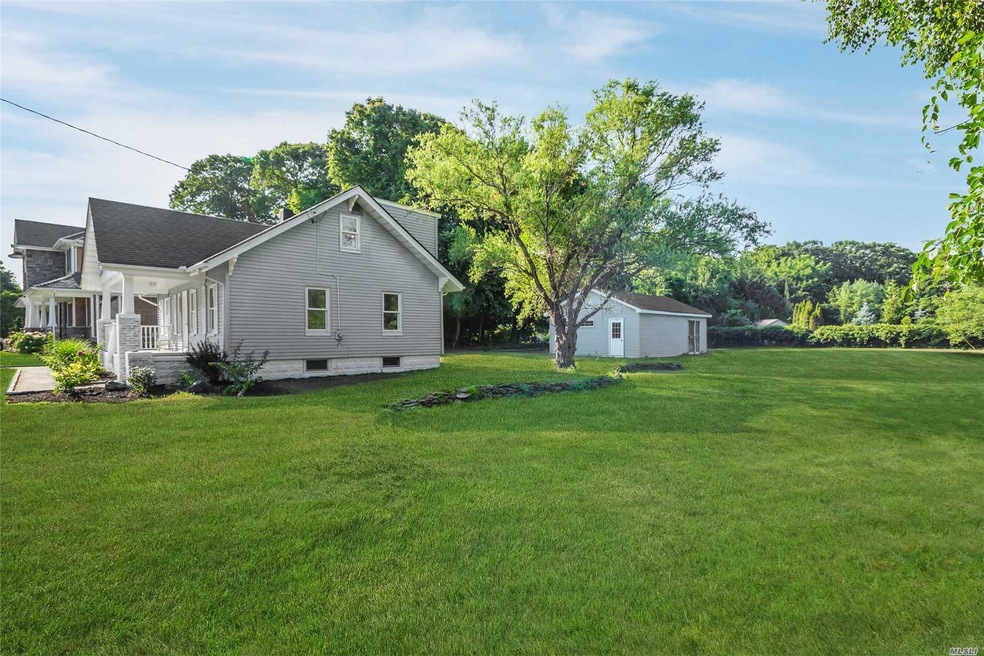 120 Grady St, Bayport, NY 11705 - photo 1