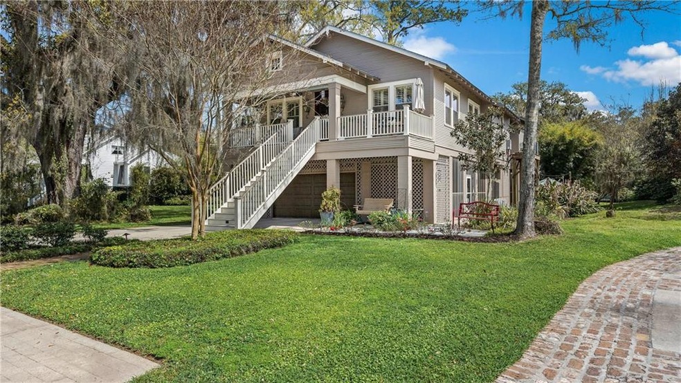 Stunning historic home only steps from the Mandevi