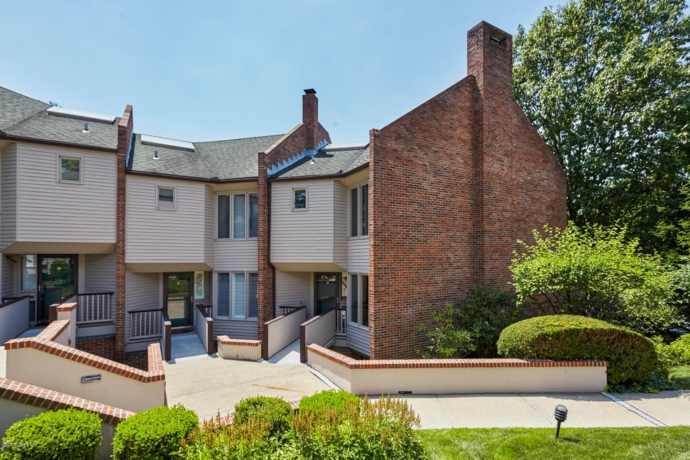 101 Lewis St unit D, Greenwich, CT 06830 - photo 1