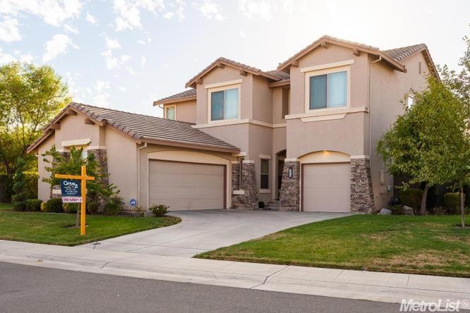 Attractive front elevation!!