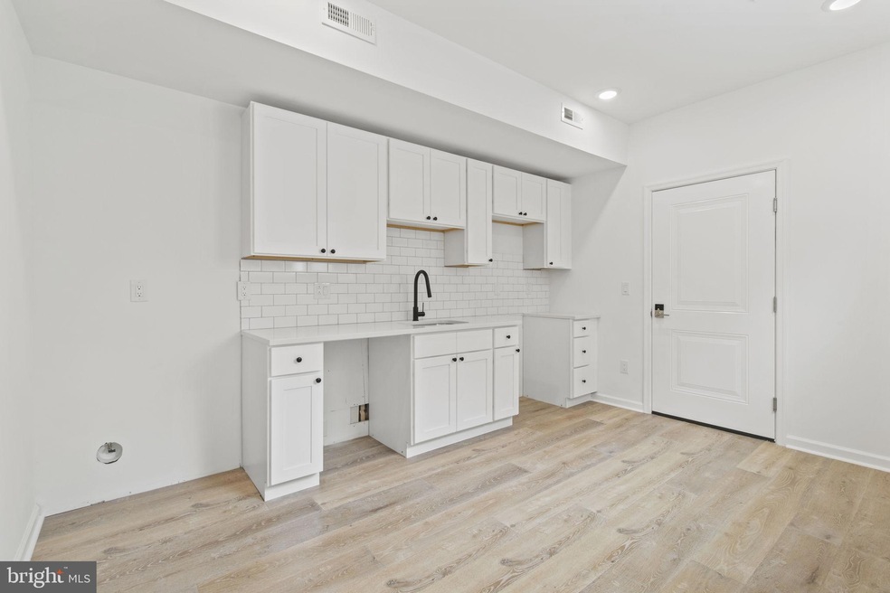 5225 Walnut St unit 5, Philadelphia, PA 19139 - photo 1