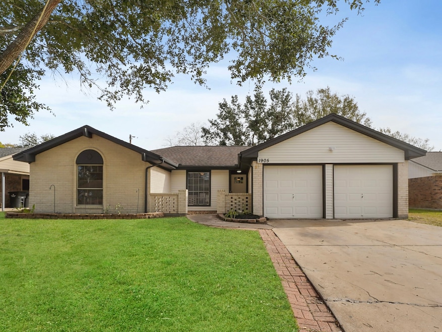 1905 Adams St, Alvin, TX 77511 - photo 1