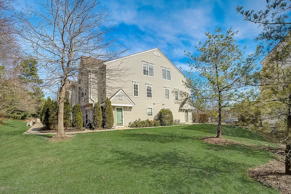 31 Phoenix Ct, Tinton Falls, NJ 07712 - photo 1