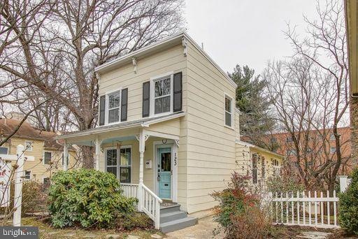 123 Grant Ave, Takoma Park, MD 20912 - photo 1