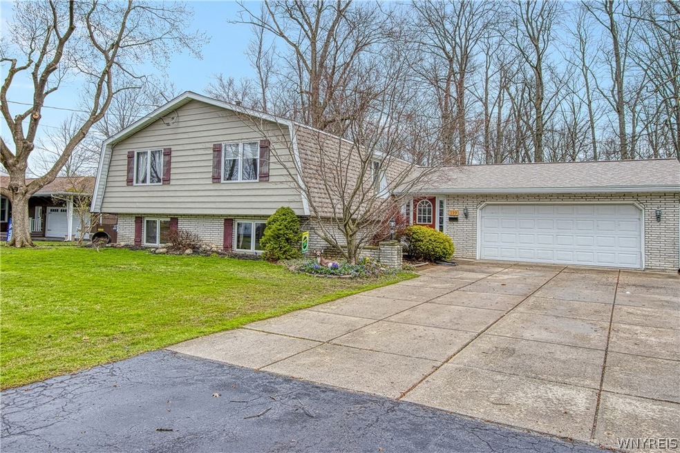 110 Greenwood Cir, North Tonawanda, NY 14120 - photo 1