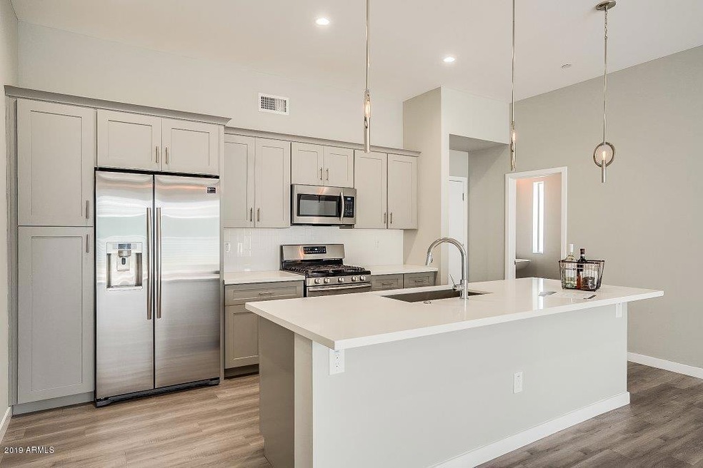 4402 N 36th St unit 121, Phoenix, AZ 85018 - photo 1