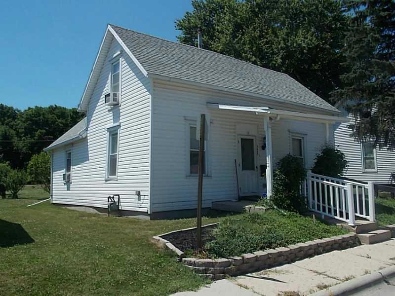 523 Beech St, Saint Marys, OH 45885 - photo 1