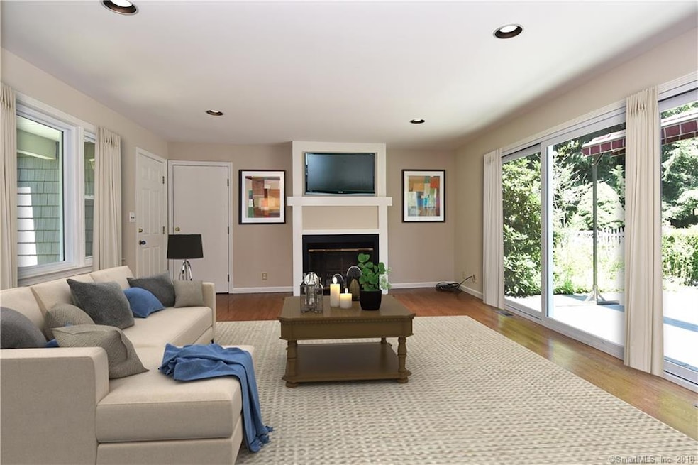 5 Little Fox Ln, Norwalk, CT 06850 - photo 1