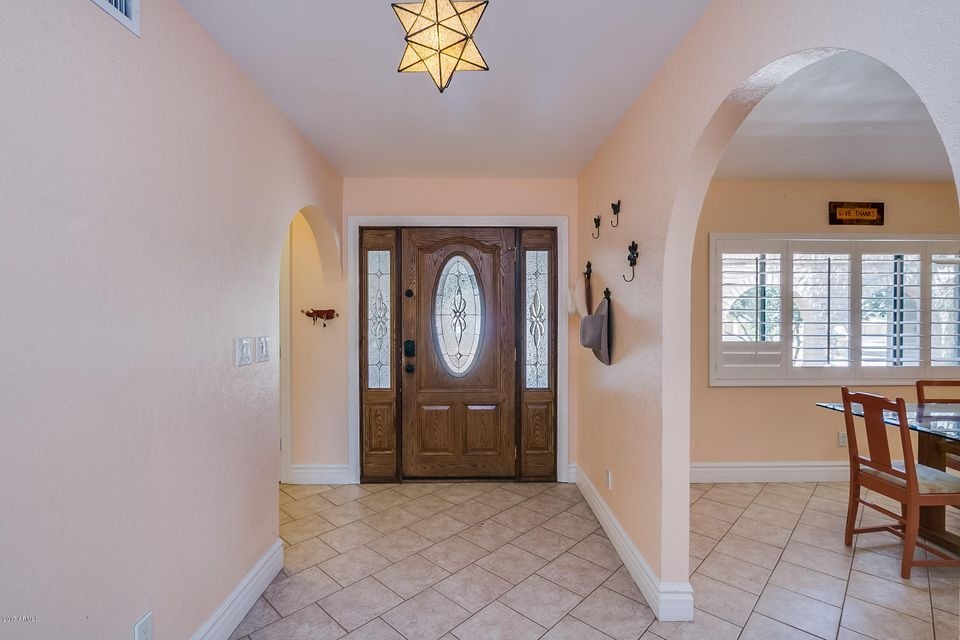 2225 E Vaughn Ave, Gilbert, AZ 85234 - photo 1