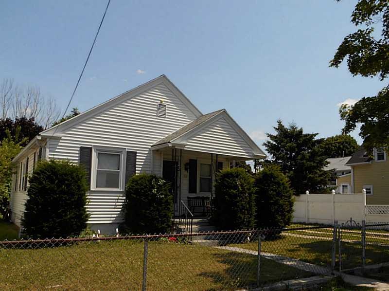 112 Prudence Ave, Providence, RI 02909 - photo 1