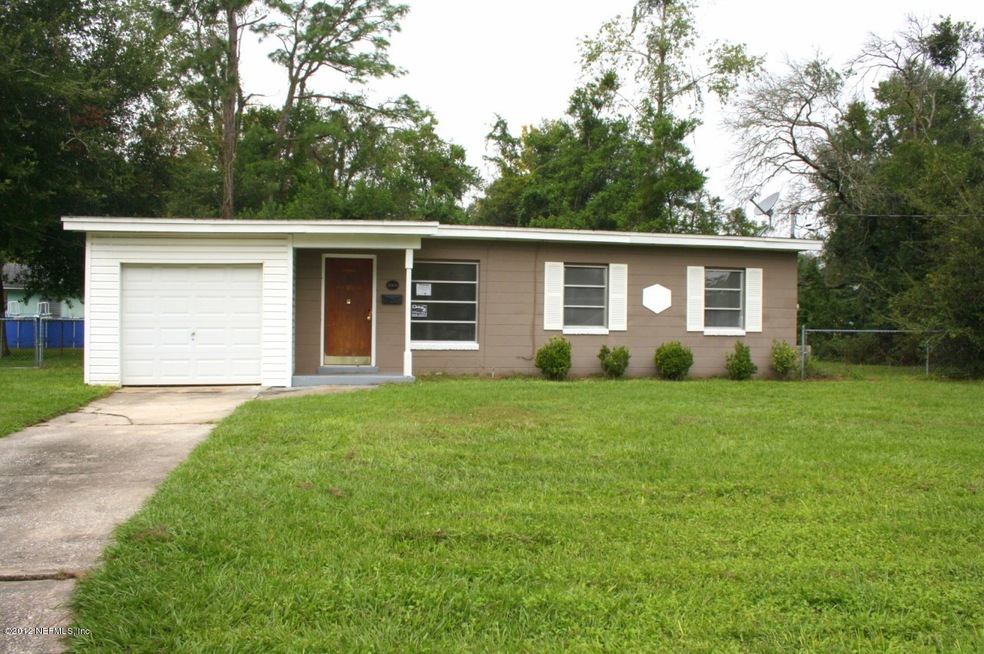 10614 Pine Estates Rd E, Jacksonville, FL 32218 - photo 1