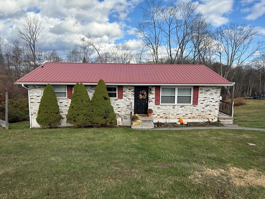 952 Old Eccles Rd, Beckley, WV 25801 - photo 1