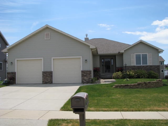 866 Sumac St, Oregon, WI 53575 - photo 1