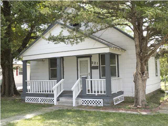 321 SW 2nd, Newton, KS, 67114